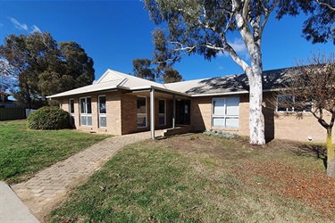 Entry and front of Bungendore Community Centre