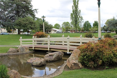 Sunken Gardens - close up of bridge