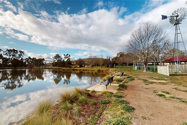 Jerrabomberra Community Centre - pond
