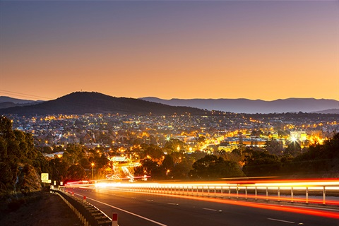 Photo of Kings Highway leading into Queanbeyan at night