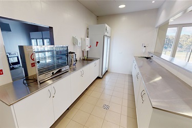 Riverside Oval - kitchen