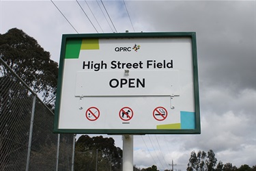 Open/Closed sign for High Street Playing Field