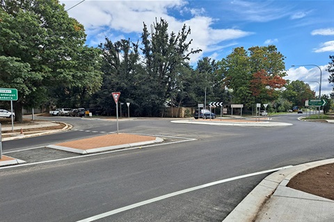 Completed roundabout in Bungendore - Malbon and Molonglo Streets