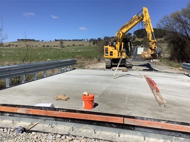Concreting on Honeysuckle Bridge