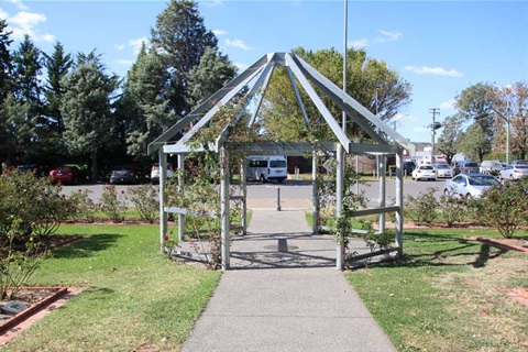 Image of gazebo and rose garden in Moore Park Queanbeyan